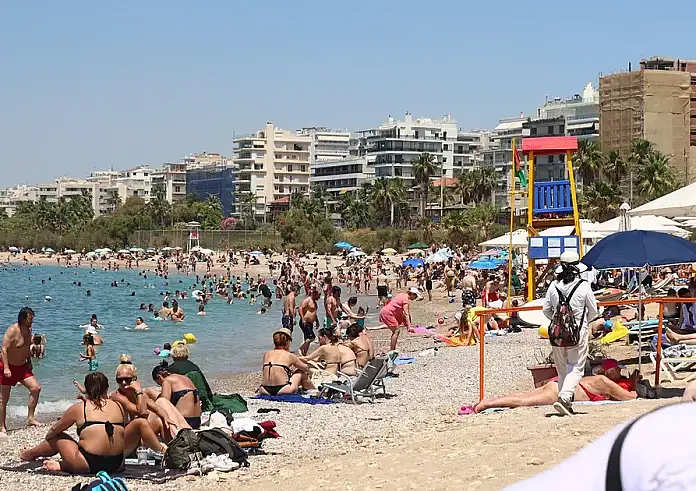 Αγίου Πνεύματος με καύσωνα: Ανεβαίνει στους 39 βαθμούς η θερμοκρασία