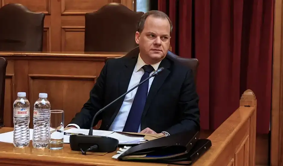 Έντονο παρασκήνιο για παραίτηση Καραμανλή - Η κατακραυγή επεκτείνεται σε υπουργούς και βουλευτές της ΝΔ