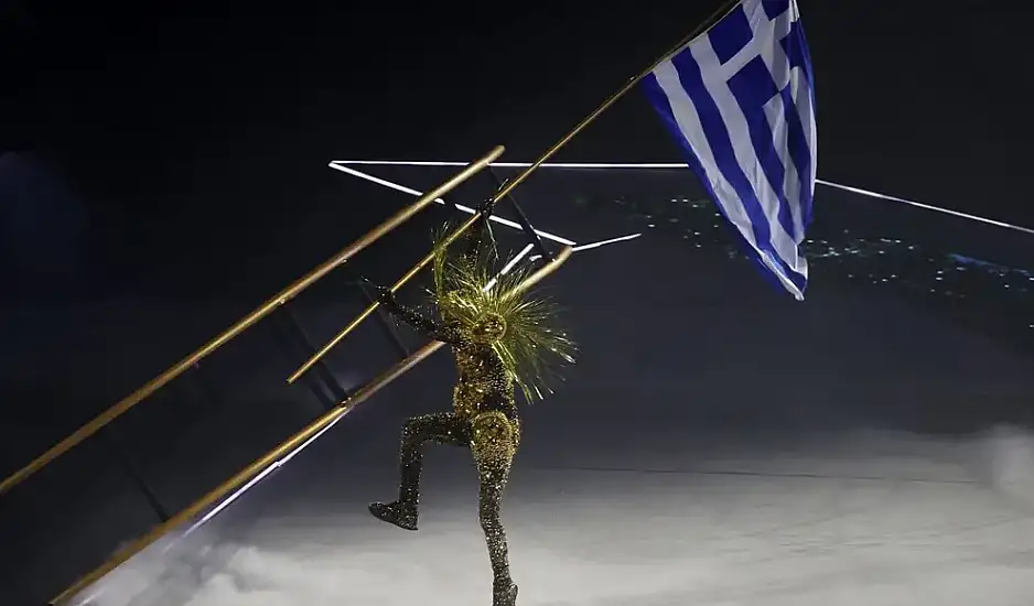 Ενθουσιασμός στην Ελλάδα για την τελετή λήξης των Ολυμπιακών Αγώνων 2024 – «Ανατριχιαστικό αυτό που έκαναν οι Γάλλοι»
