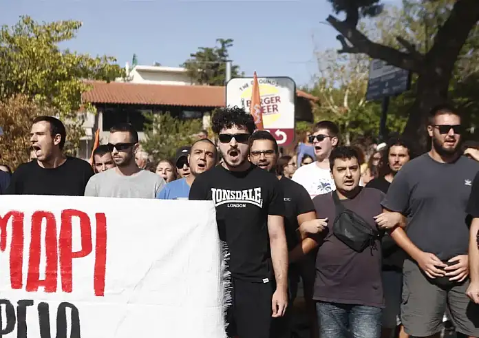 Πεντέλη: Οι πυρόπληκτοι υποδέχθηκαν με αποδοκιμασίες τον Κ. Μητσοτάκη