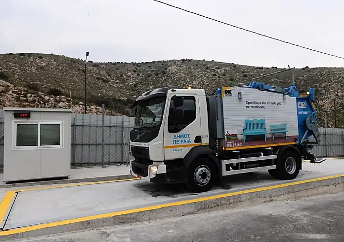 Πέραμα: Οδηγός κατηγορείται ότι βίασε συνάδελφό του σε απορριμματοφόρο του Δήμου Πειραιά