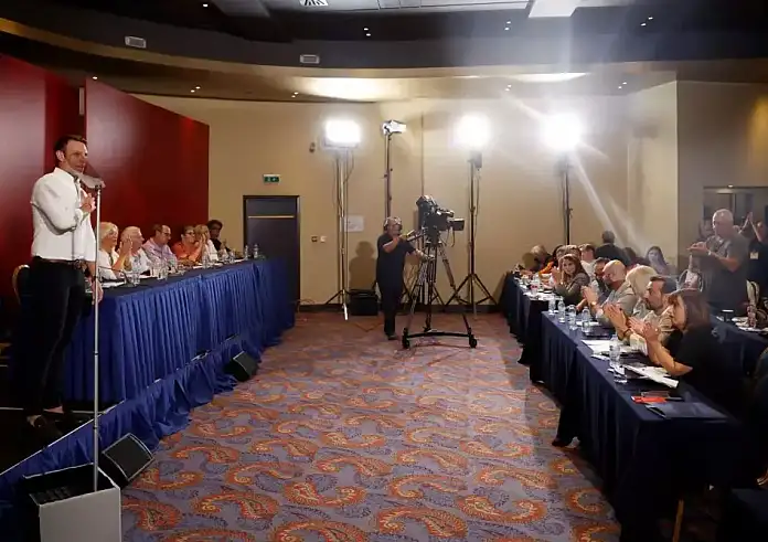 ΣΥΡΙΖΑ: Πρόταση μομφής κατά του Στέφανου Κασσελάκη κατέθεσαν οι «87»
