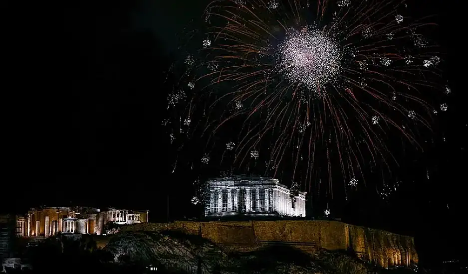 Πρωτοχρονιά εκτός σπιτιού: Που να αλλάξετε τον χρόνο στην Αθήνα