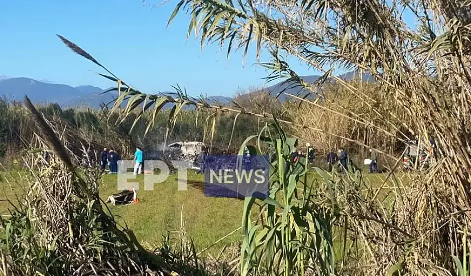 Νεκρός ο 41χρονο πιλότος του αεροσκάφους που έπεσε στην Καλαμάτα – Η γυναίκα του και τα παιδιά του παρακολουθούσαν τη μοιραία πτήση
