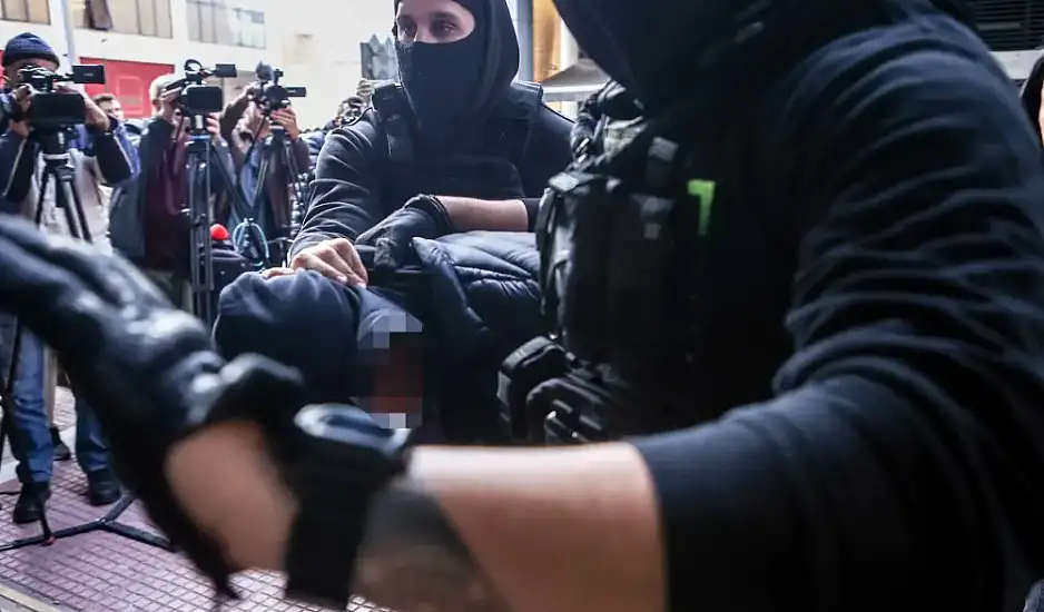 Επεισόδια στου Ρέντη: Απειλητικό μήνυμα στην μητέρα του 18χρονου – Σύντομα δεύτερη κηδεία