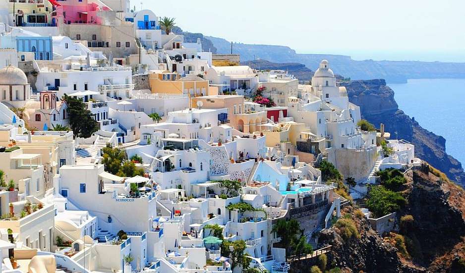 Σαντορίνη: Επιστροφή στην κανονικότητα μετά την έντονη σεισμική δραστηριότητα – Ανοίγουν αύριο τα σχολεία