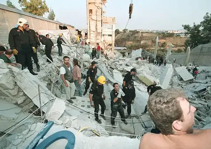 Σεισμός του 1999 στην Αθήνα: Ιστορίες που μας κρατούν ακόμα ξάγρυπνους