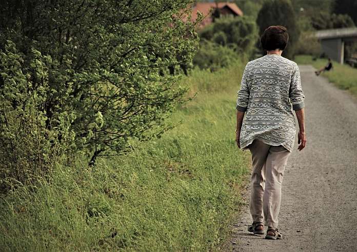 Πόσα βήματα πρέπει να κάνουν οι γυναίκες άνω των 60 την ημέρα για μια καλή φυσική κατάσταση