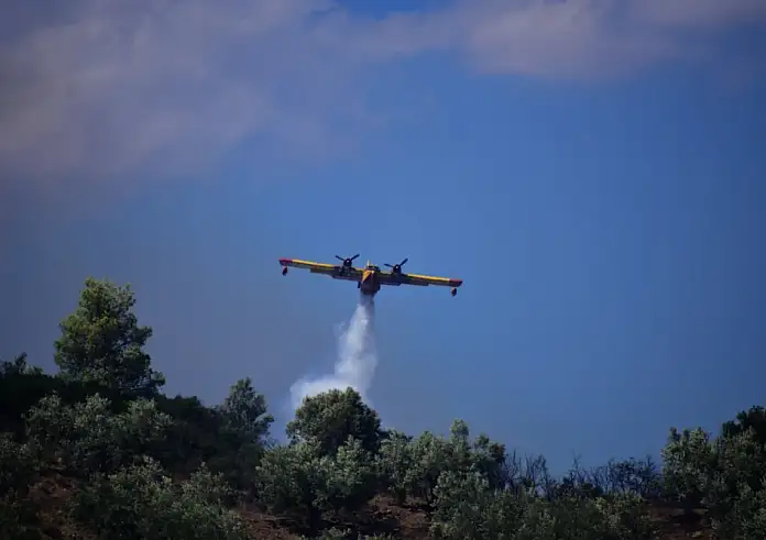 Σέρρες: Φωτιά τώρα στο όρος Κρούσια