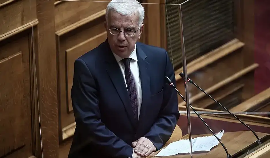 Σιμόπουλος: Σε έξαλλη κατάσταση ο κ. Φλώρος, υπήρξε λεκτικό επεισόδιο - Έκανε κεφαλοκλείδωμα και μάλλον έριξε μπουνιά