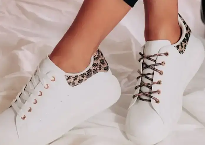 Το κόλπο για να πλύνεις τα sneakers χωρίς να τα καταστρέψεις - Δεν χρειάζεται πλυντήριο