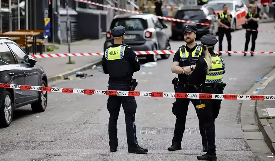 Γερμανία: Θρίλερ με άνδρα που επιτέθηκε με μαχαίρι στον κεντρικό σταθμό της Στουτγκάρδης – 2 τραυματίες