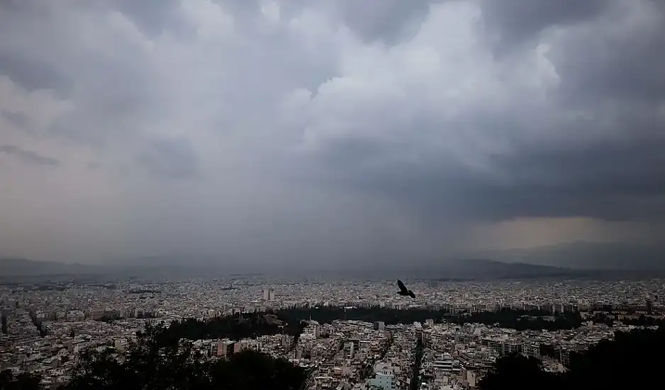 Καιρός: Πέφτει η θερμοκρασία τη Δευτέρα - Σε ποιες περιοχές θα βρέξει