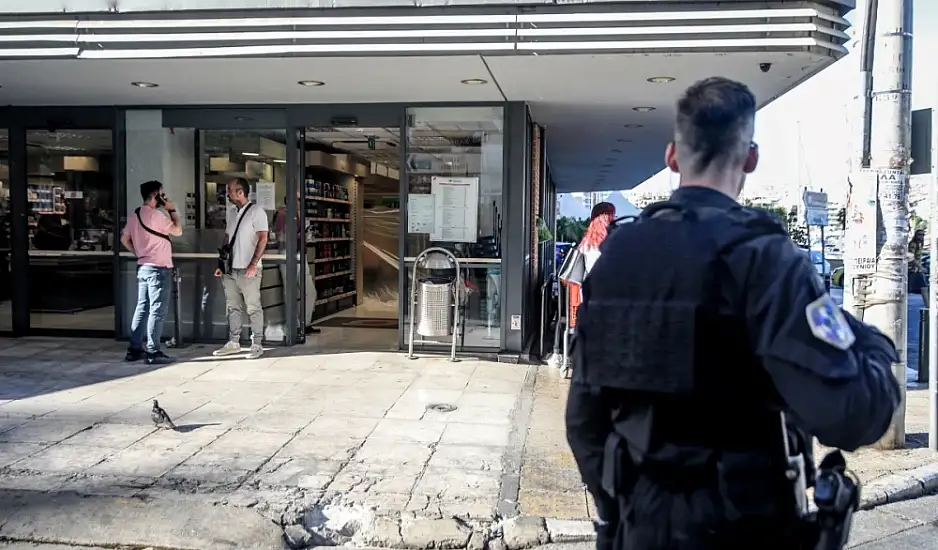 Πειραιάς: Ένας νεκρός και ένας βαριά τραυματίας μετά από ένοπλη συμπλοκή στην Ακτή Μουτσοπούλου