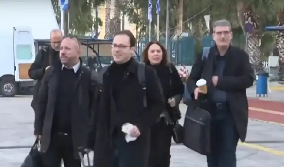 «Σάλπαραν» για Σπέτσες οι βουλευτές του ΣΥΡΙΖΑ – Κόντρα Ακρίτα με Καρανίκα για την απόφαση Κασσελάκη