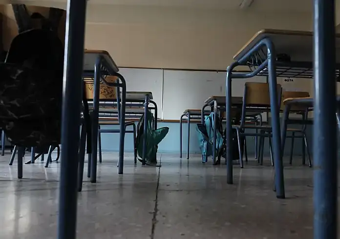 Μαθητής χτύπησε στην κοιλιά έγκυο καθηγήτρια την ώρα του μαθήματος – Σοκ στο Ρέθυμνο