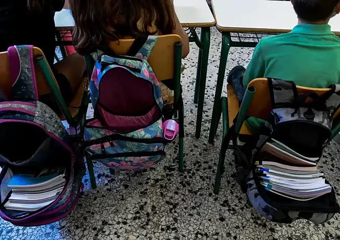 Σχολεία: Τέλος τα κινητά στην τάξη, επιστρέφει η πενθήμερη αποβολή - Ποιες είναι οι αλλαγές;