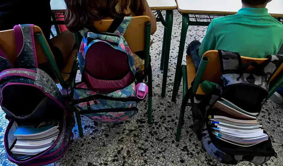 Σχολεία: Τέλος τα κινητά στην τάξη, επιστρέφει η πενθήμερη αποβολή - Ποιες είναι οι αλλαγές;
