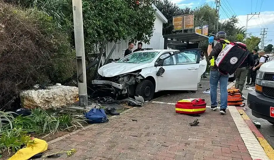 Αυτοκίνητο έπεσε πάνω σε πλήθος στο Τελ Αβίβ – Τουλάχιστον 19 τραυματίες, ο δράστης φέρεται να είχε μαχαιρώσει πριν πολίτες