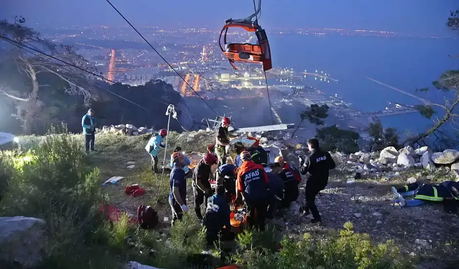 Τουρκία: Ένας νεκρός και 43 εγκλωβισμένοι από πτώση τελεφερίκ
