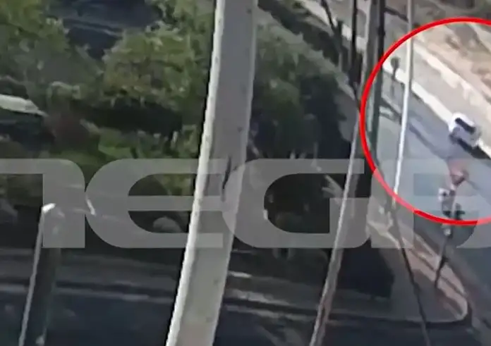 Καλλιθέα: Η στιγμή του θανατηφόρου τροχαίου στη Ποσειδώνος με την 27χρονη να «καρφώνεται» σε κολώνα