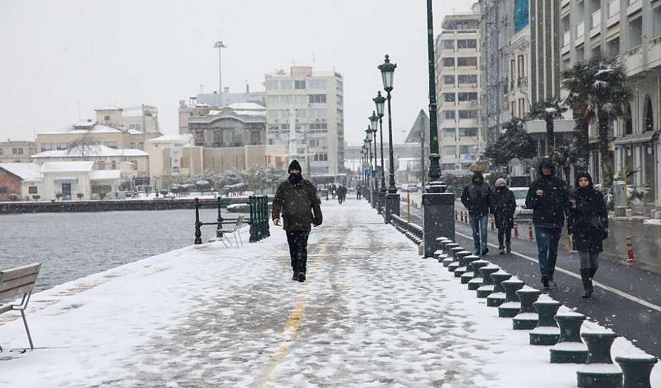 Καιρός: Ραγδαία μεταβολή από το Σάββατο – Πιθανόν να δούμε χιόνια ακόμη και μέσα σε μεγάλες πόλεις