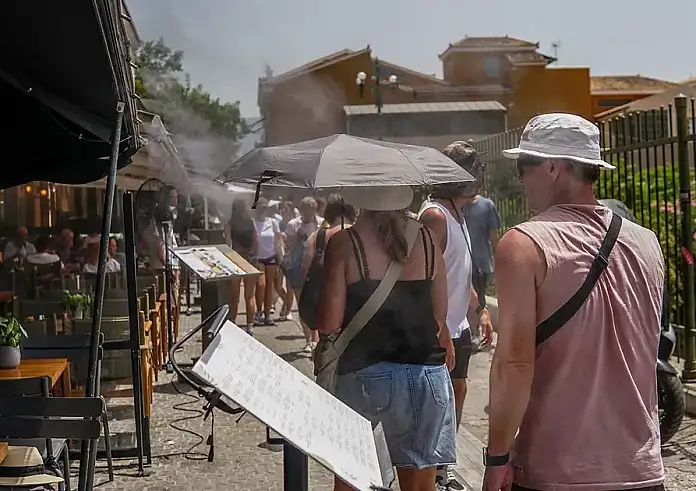 Τι σημαίνει για τον ελληνικό τουρισμό η χρεοκοπία του γερμανικού tour operator FTI – Πώς έφτασε στο «κανόνι»
