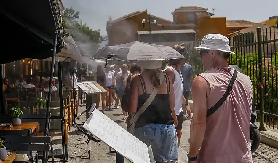Τι σημαίνει για τον ελληνικό τουρισμό η χρεοκοπία του γερμανικού tour operator FTI – Πώς έφτασε στο «κανόνι»