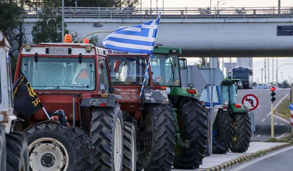 Αγρότες: Απόβαση με τρακτέρ την Τρίτη στην Αθήνα – Κλείνουν δρόμους, λιμάνια και τελωνεία