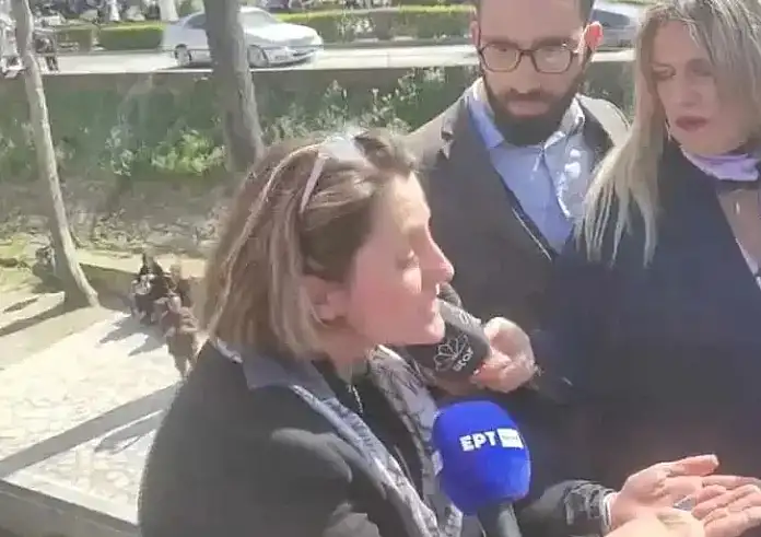 Τρίκαλα – Παρέλαση 25ης Μαρτίου: «Έχασα παιδί, πόσο κοστίζει η ζωή του; Να μου δώσει κανείς τον τιμοκατάλογο! Ντροπή»
