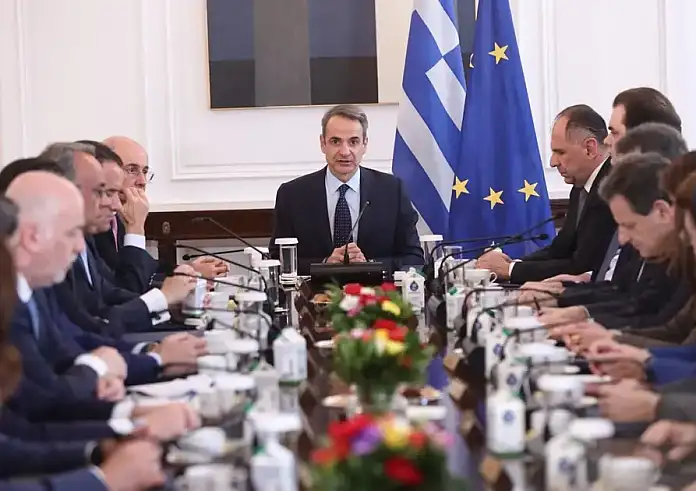 Μητσοτάκης: Στα 830 ευρώ ο κατώτατος μισθός – Σε ισχύ από την 1η Απριλίου η αύξησή του