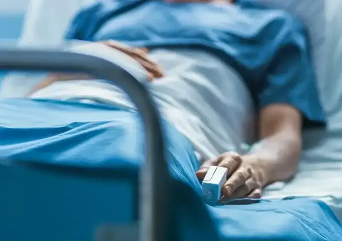 Πάτρα: Νέα επιπλοκή για την φοιτήτρια που είχε νοσήσει με μηνιγγίτιδα – Μεταφέρθηκε στο ΚΑΤ