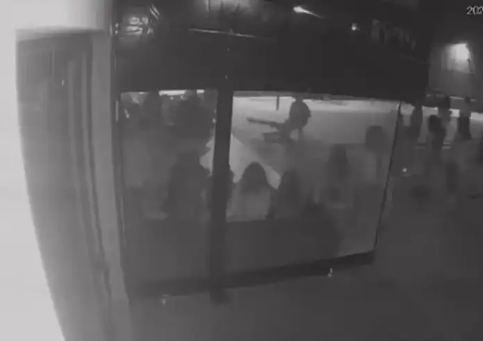 Ξυλοδαρμός 14χρονης στη Γλυφάδα: Το ευχαριστήθηκα, καλά της κάναμε, γράφουν στα social media