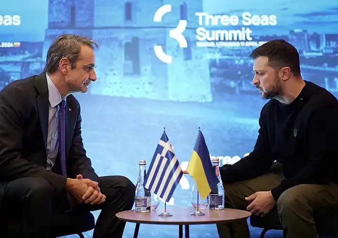 Τηλεφωνική επικοινωνία Μητσοτάκη – Ζελένσκι: Τίποτα δεν μπορεί να αποφασιστεί για την Ουκρανία χωρίς την Ουκρανία