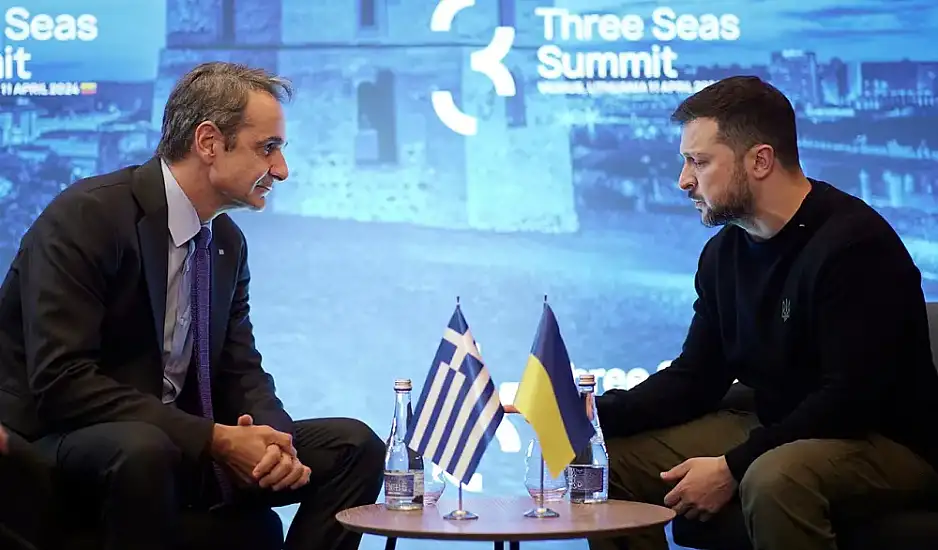 Τηλεφωνική επικοινωνία Μητσοτάκη – Ζελένσκι: Η Ελλάδα θα συνεχίσει να στηρίζει την Ουκρανία
