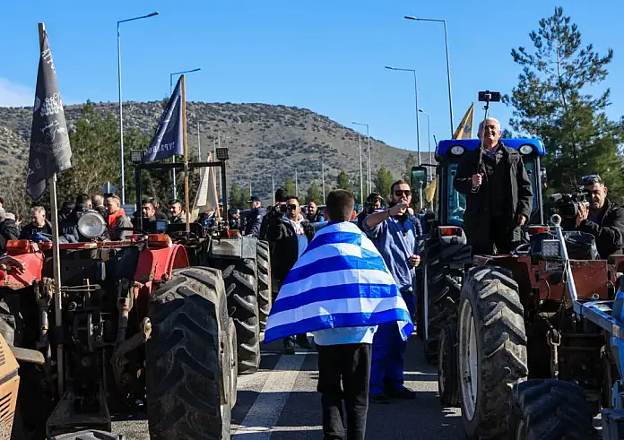 Αγρότες: Κλιμακώνουν τις κινητοποιήσεις τους – Ενισχύονται τα μπλόκα