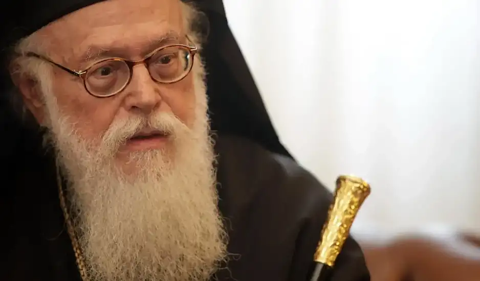 Αρχιεπίσκοπος Αλβανίας Αναστάσιος: Ξεκίνησε το λαϊκό προσκύνημα στη σορό του στη Μητρόπολη Αθηνών