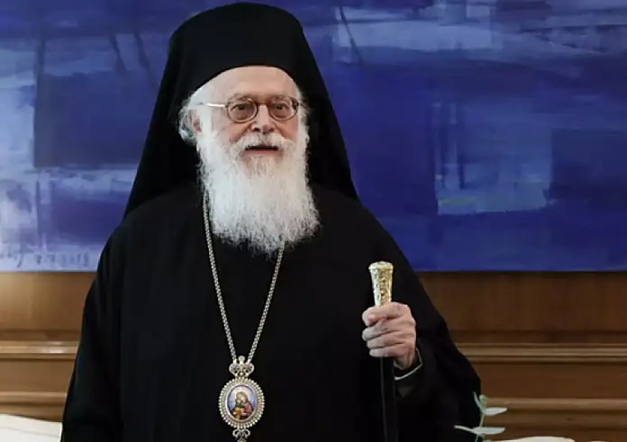 Αρχιεπίσκοπος Αναστάσιος: Έφτασε το σκήνωμά του στη Μητρόπολη Αθηνών - Θα τεθεί σε λαϊκό προσκύνημα