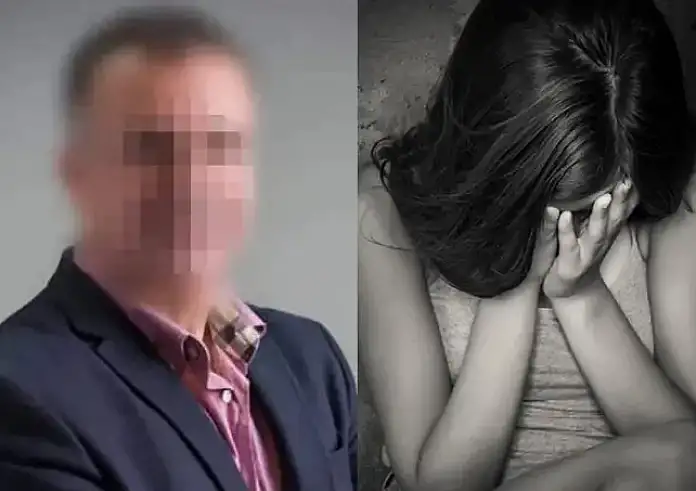 Με το στόμα ανοιχτό έχουν μείνει οι αστυνομικοί που εξετάζουν το κινητό του 52χρονου καθηγητή