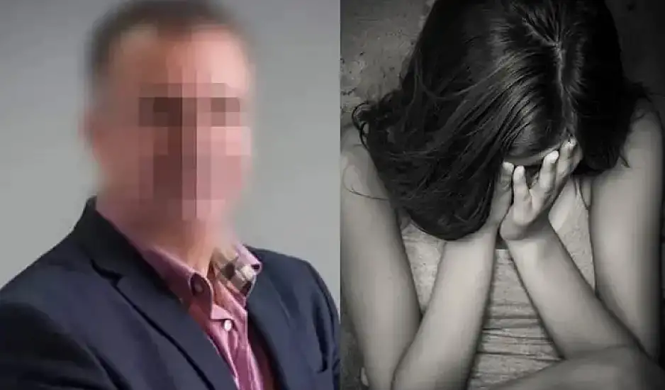 Με το στόμα ανοιχτό έχουν μείνει οι αστυνομικοί που εξετάζουν το κινητό του 52χρονου καθηγητή