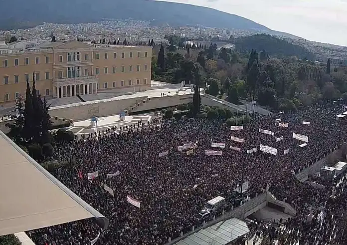 Κυκλοφοριακές ρυθμίσεις και κλειστοί σταθμοί Μετρό σε Αθήνα και Θεσσαλονίκη λόγω της πορείας για τα Τέμπη