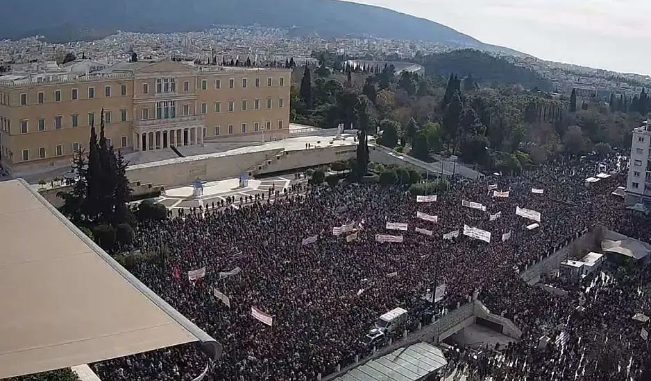 Κυκλοφοριακές ρυθμίσεις και κλειστοί σταθμοί Μετρό σε Αθήνα και Θεσσαλονίκη λόγω της πορείας για τα Τέμπη