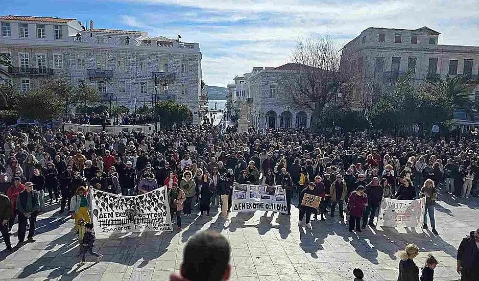 Μήνυμα από τη Σύρο για τα Τέμπη: «Δεν έχουμε οξυγόνο»