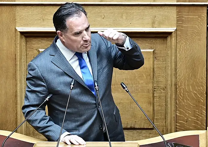 Γκάφα Άδωνη: «Όποιος πάει στις συγκεντρώσεις για τα Τέμπη, στηρίζει τη Ζωή»