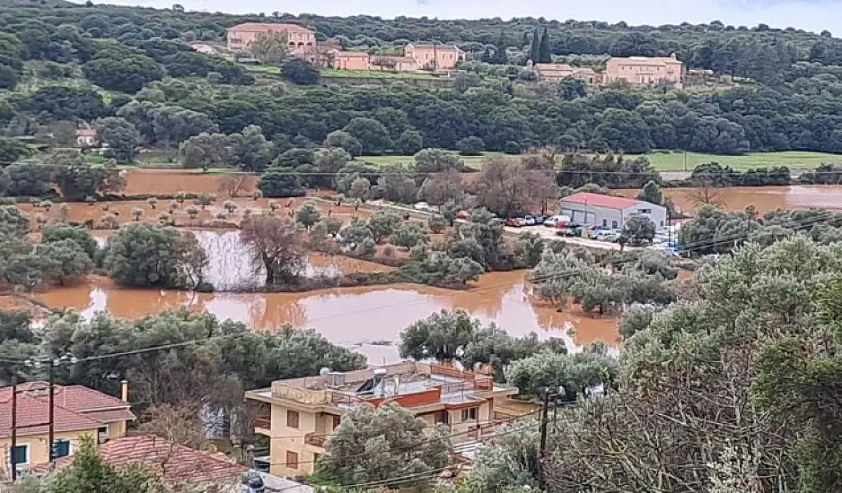 Κεφαλονιά: Καταρρακτώδεις βροχές έπνιξαν το νησί  – Μέρες Ιανού ζουν οι κάτοικοι