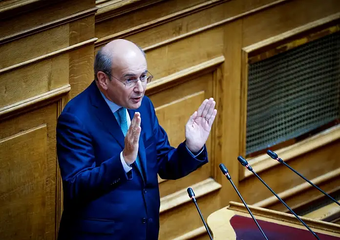 Χατζηδακης: Απορρίπτει την επαναφορά των δώρων στους δημόσιους υπαλλήλους