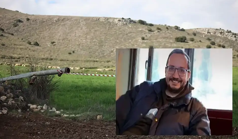 «Απαντήσεις» ζητά η μητέρα του Βασίλη Καλογήρου – Η ανάρτηση και η αμφισβήτηση των πορισμάτων