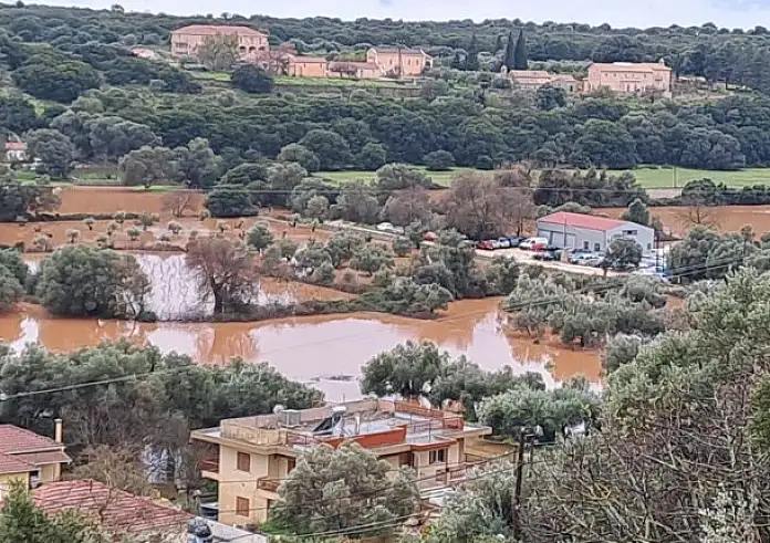 Κεφαλονιά: Πλημμύρες και καταστροφές από την κακοκαιρία – Μετρούν τις πληγές τους οι κάτοικοι