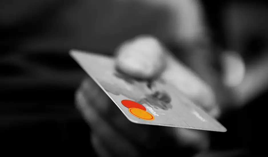 Του πήραν 27.000 ευρώ από λογαριασμό της Εθνικής Τράπεζας