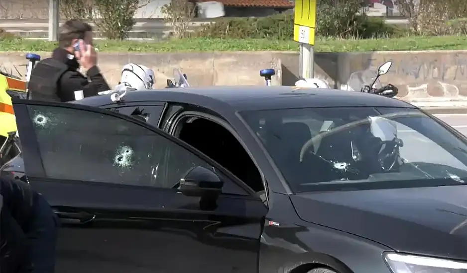 Ανθρωποκυνηγητό για τους δράστες της μαφιόζικης επίθεσης έξω από τα ΚΤΕΛ στη Θεσσαλονίκη. Ένας νεκρός